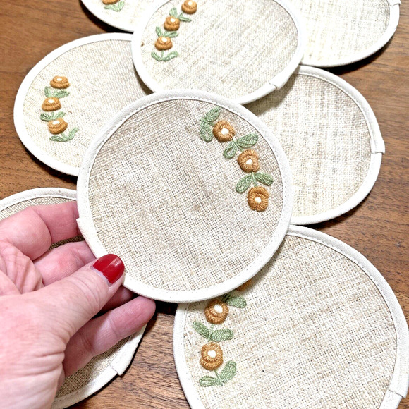 Retro Tiki Barware Woven Coasters Matching Set of 8 Burlap & Flowers Embroidery - Picture 4 of 5